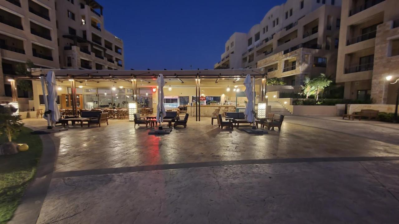 Comfy Stays Sea View Apartments At Deadsea Samarah Resort Sweimeh Kültér fotó