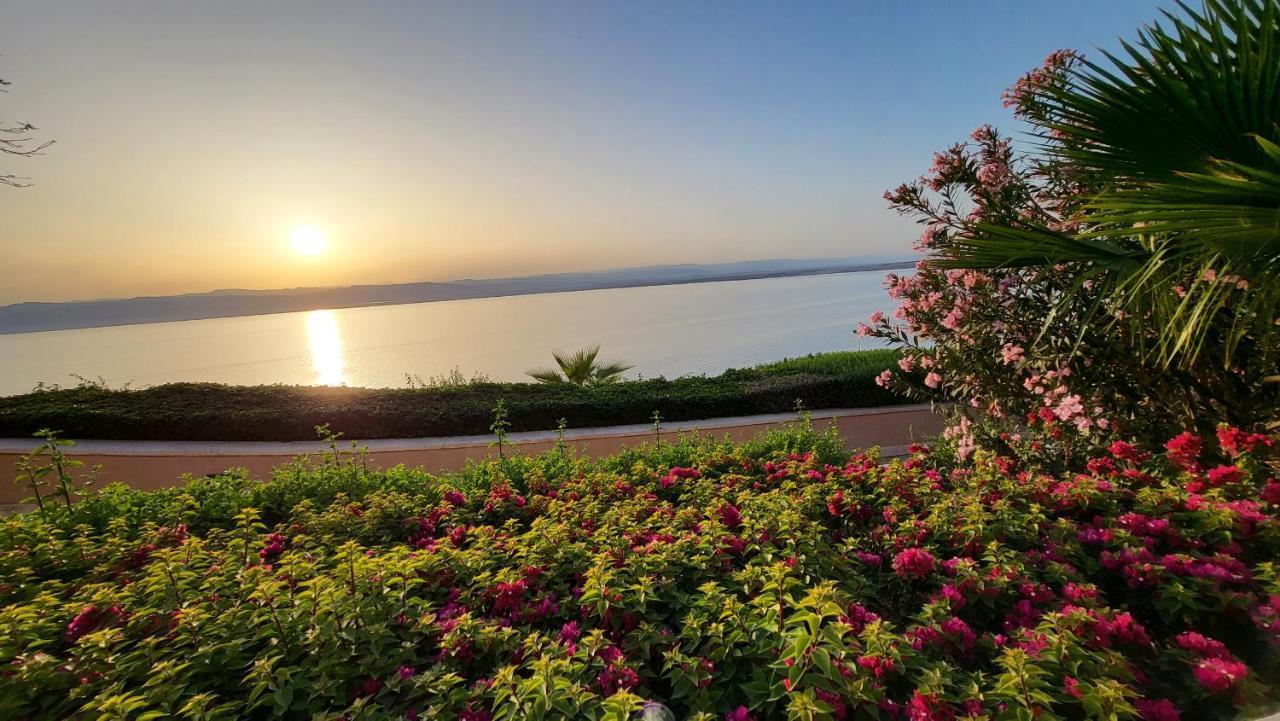 Comfy Stays Sea View Apartments At Deadsea Samarah Resort Sweimeh Kültér fotó
