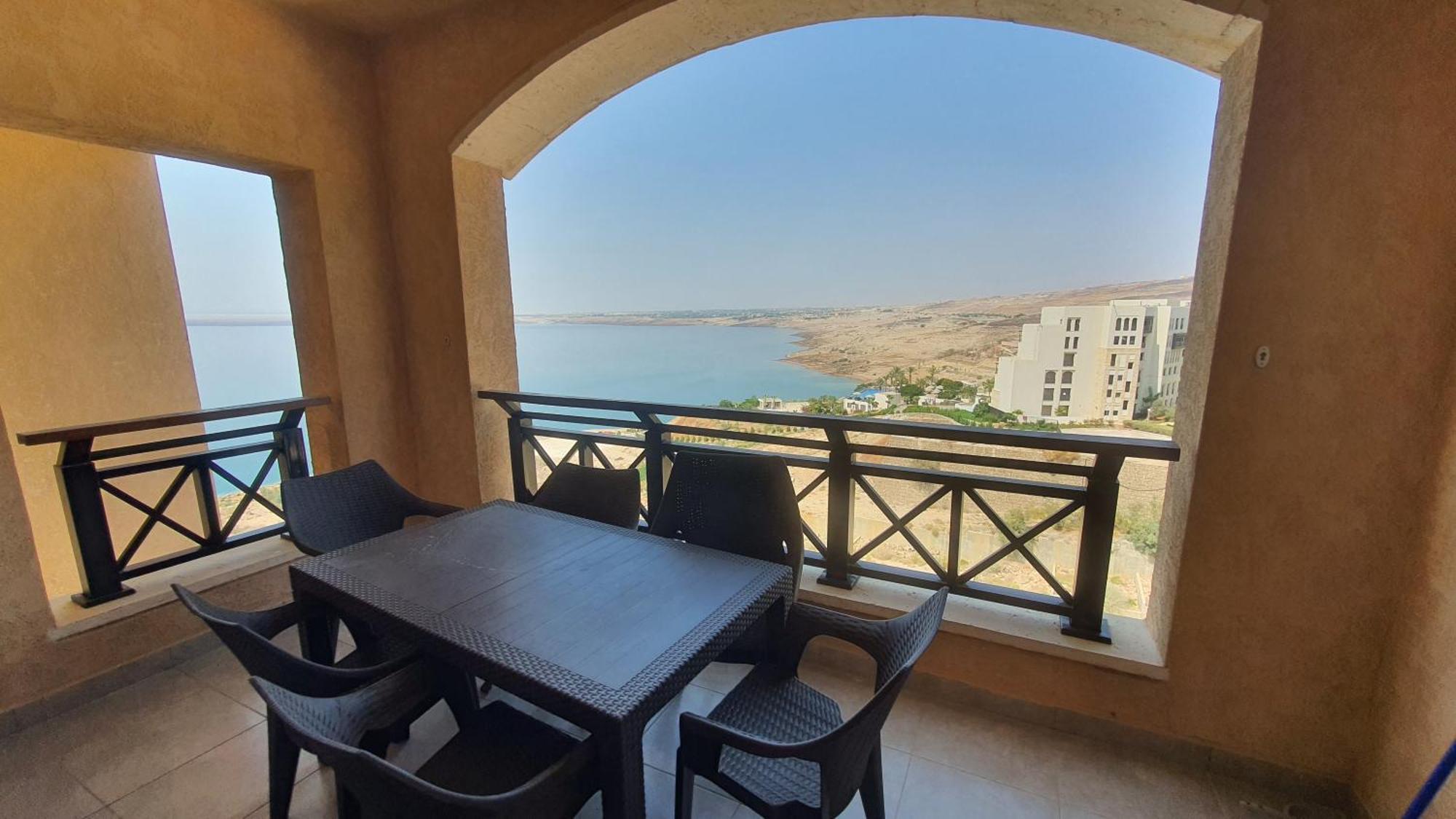 Comfy Stays Sea View Apartments At Deadsea Samarah Resort Sweimeh Szoba fotó